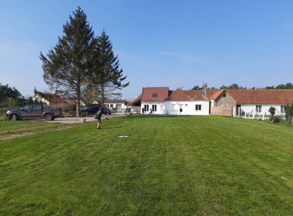 Grand jardin clos de 6000m²